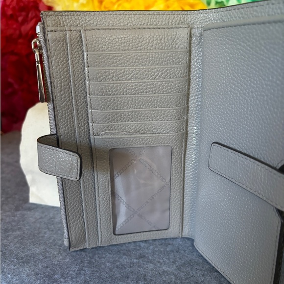 Michael Kors Adele Leather Smartphone Wallet Wristlet - Picture 6 of 9